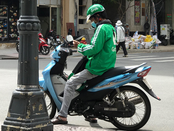 cử nhân chạy xe ôm, học đại học ra thất nghiệp
